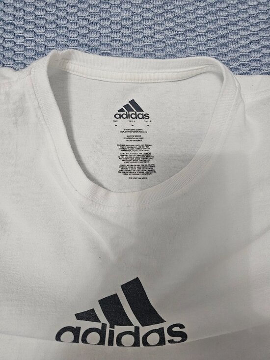 Adidas Essentials Women's Logo Graphic White T-Shirt - Size Medium - Picture 4 of 6